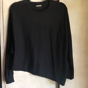 Asymmetrical black Monrow sweater